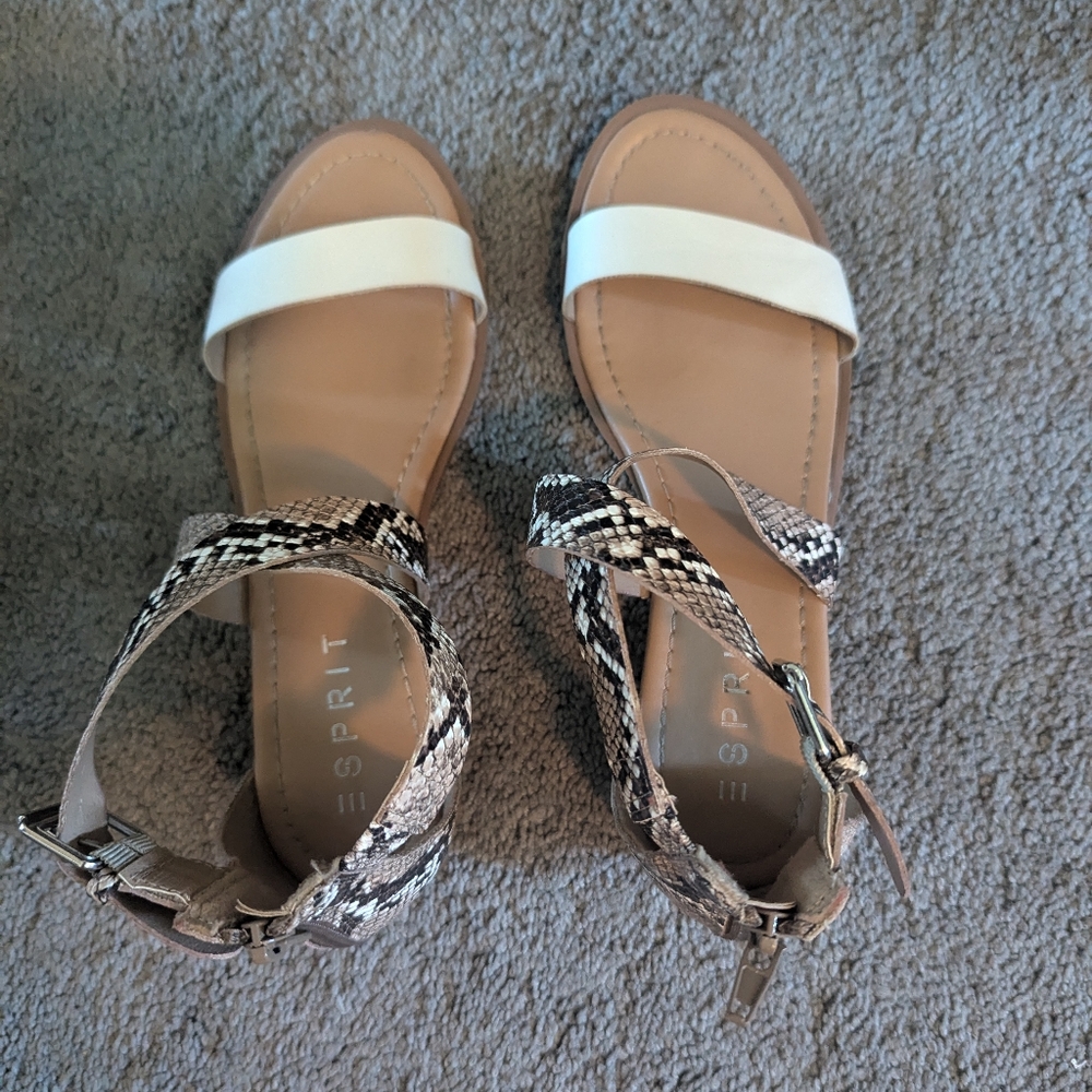 Sandals - Picture 2 of 4